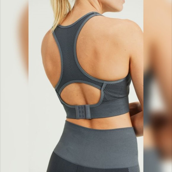 Chevron Track Seamless Hybrid Racerback Sports Bra - Picture 4 of 8